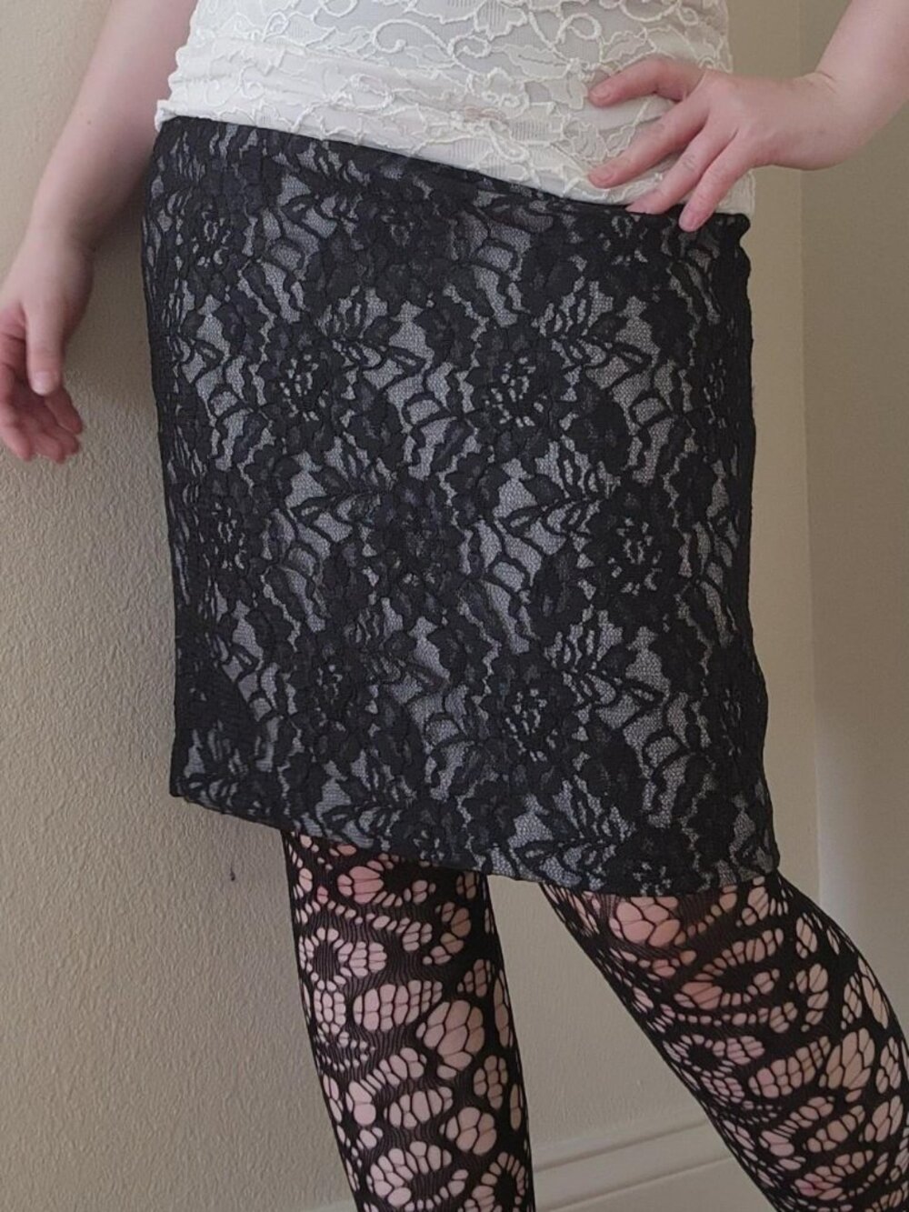 THE LIMITED Women's Black Skirt - Picture 3 of 3